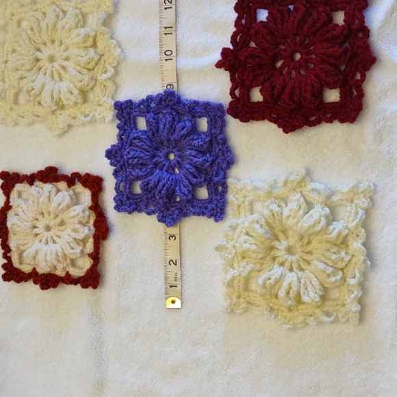 Crochet Flowers on Frame, Hand Made Just Now, USA, acrylic - Picture 2 of 2